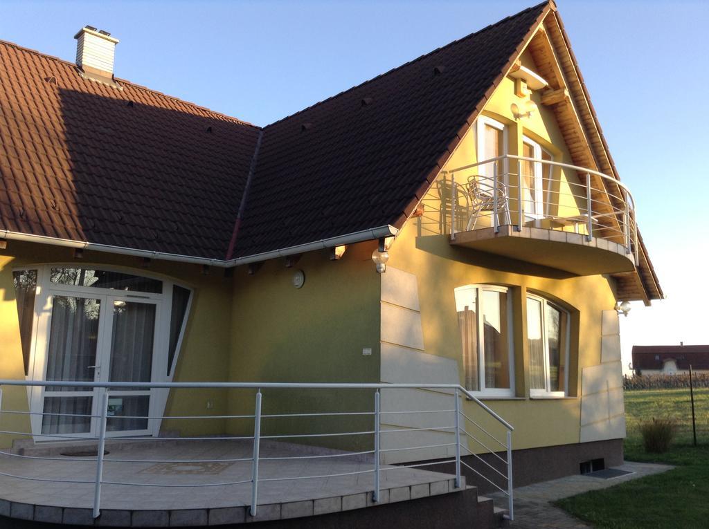 Babati Apartmanház Zalakaros Exterior foto